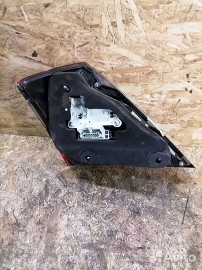 Фонарь задний правый Mercedes Benz W221