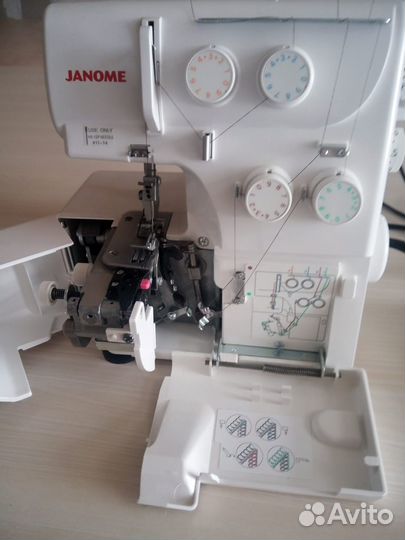 Оверлок Janome 210D новый