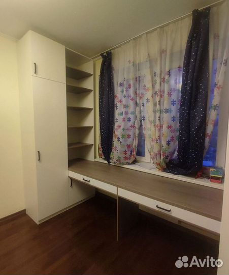 Рабочая зона у окна на заказ