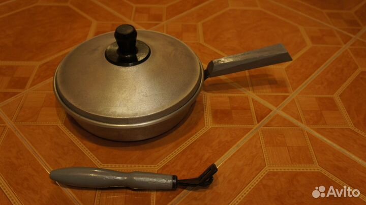 Сковорода, ножи, лоток и др. товары для кухни СССР