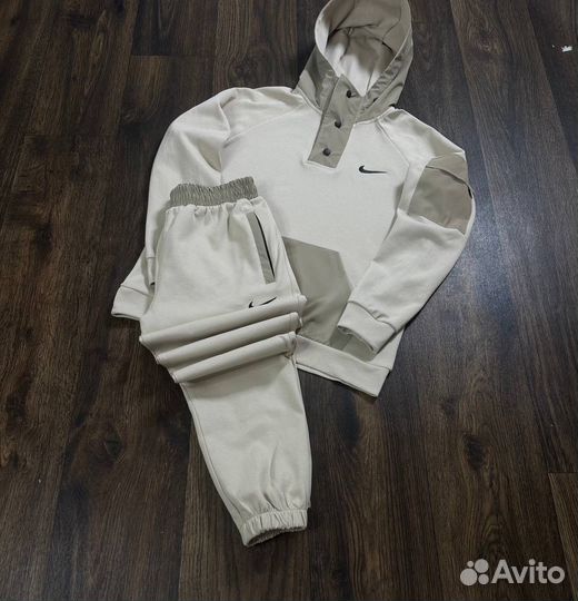 Спортивный костюм Nike