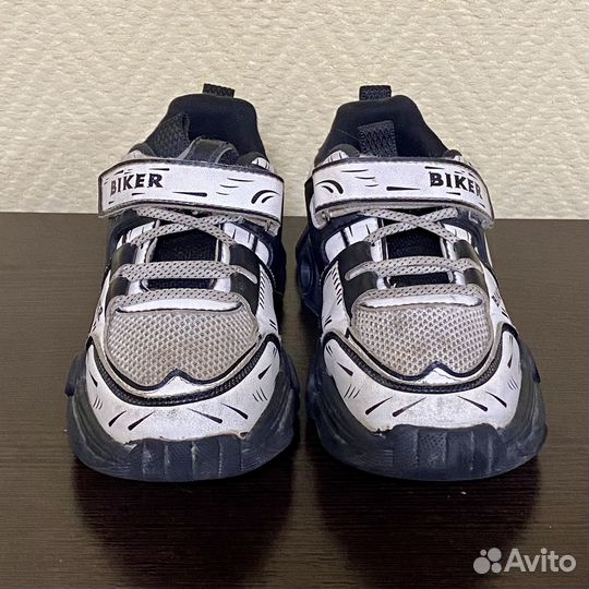 Кроссовки детские с подсветкой 30 размер