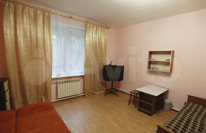 Комната 23 м² в 3-к., 1/3 эт.