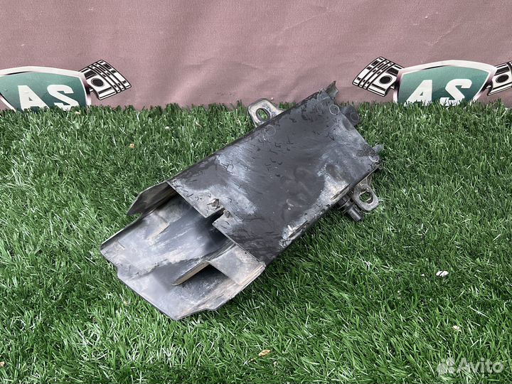 Воздуховод правый тормозной BMW 5 F10 F11