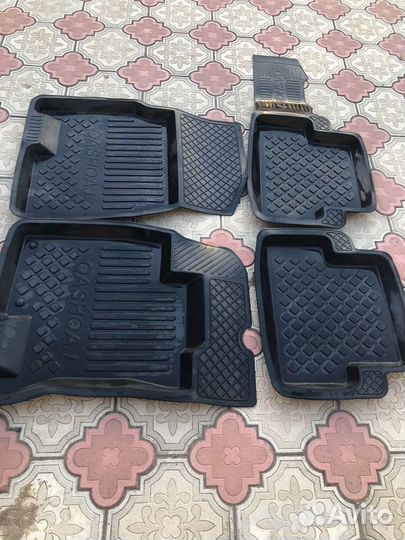 Автомобильные коврики nissan