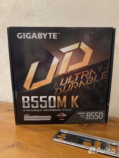 Материнская плата Gigabyte B550M K / Сокет AM4