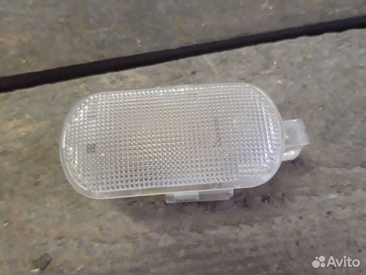 Плафон подсветки бардачка Audi Volkswagen Skoda