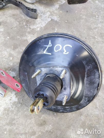 Вакумный усилитель тормозов Peugeot 307 Пежо 307