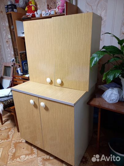 Продается кухонный гарнитур б/у