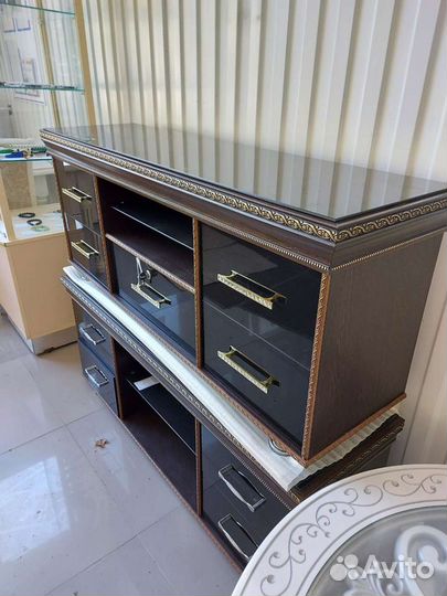 Подставка для телевизора