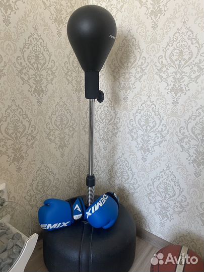 Напольная груша и боксерские перчатки Демикс