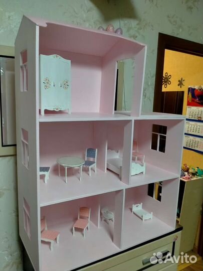 Домик кукольный с мебелью
