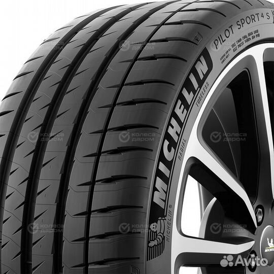 Michelin Pilot Sport 4 S 285/25 R22 95Y