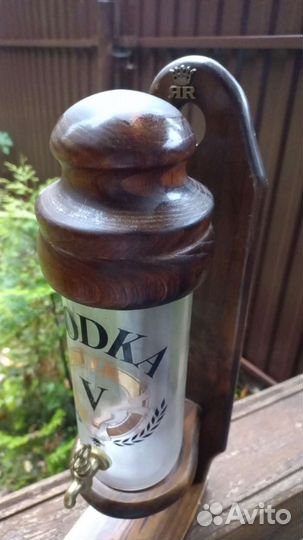 Интерьерная настенная бутылка под водку