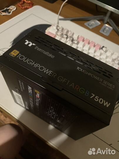 Блок питания thermaltake 750 w Gold