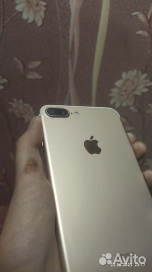 Телефон iPhone 7 plus