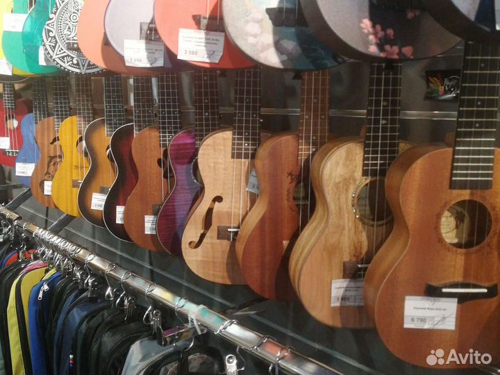 Укулеле (гавайская гитара) новая