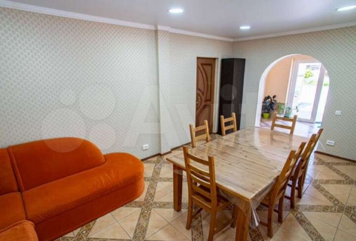 Комната 45 м² в 4-к., 1/3 эт.