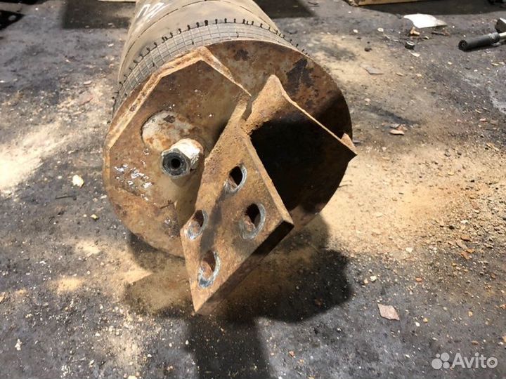 Подушка пневмоподвески передняя правая Iveco