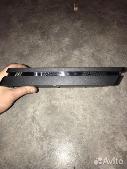 Sony PS4 slim