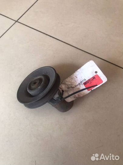 Ролик Mercedes-Benz 450SL R107 1973 кабриолет