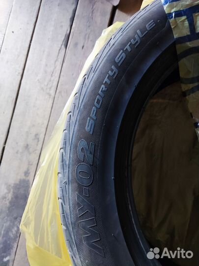 Bridgestone MY-02 Sporty Style 215/55 R17