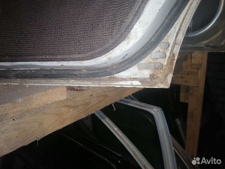 Дверь задняя правая toyota carina t170