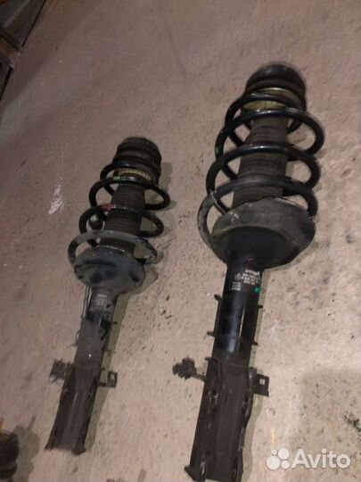 Передняя стоика на мерседес 639