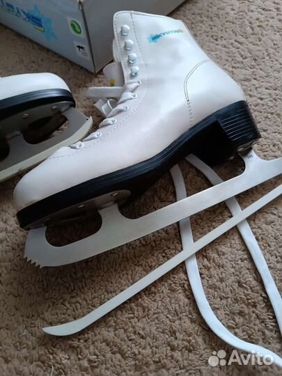 Коньки фигурные женские