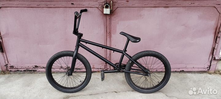 Трюковой велосипед BMX