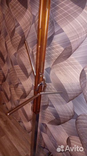 Вешало напольное