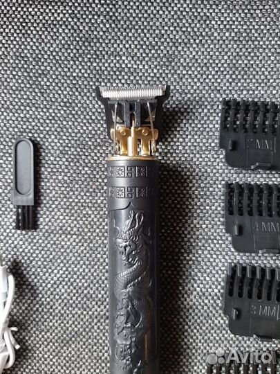 Машинка для стрижки волос и бороды