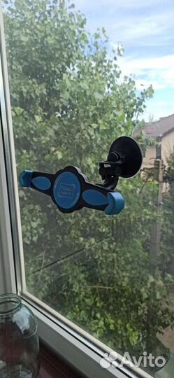 Держатель для планшета в машину