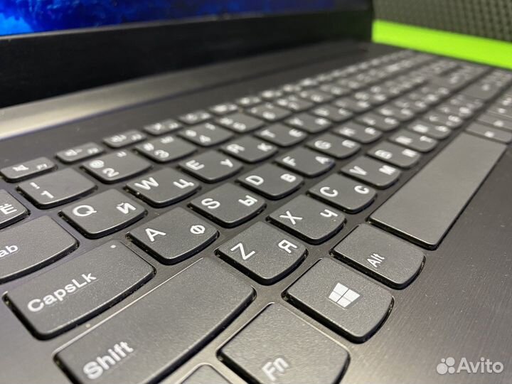 Ноутбук Lenovo 15.6 для учебы и работы