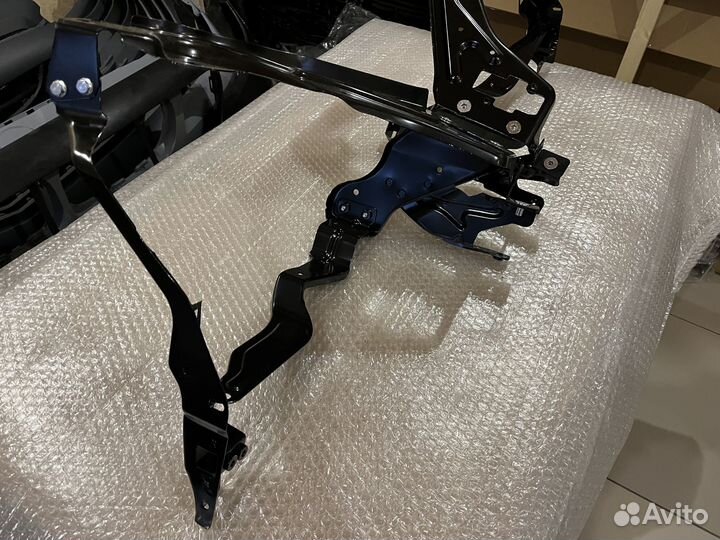 Комплект кронштейнов крепления фар Mercedes W204