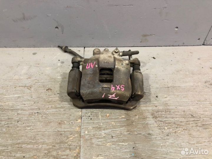 Суппорт передний левый Suzuki Sx4 YB YA