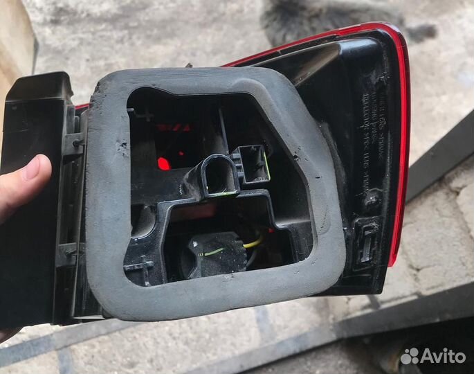 Фонарь диодный левый на Фольксваген Джетта 6