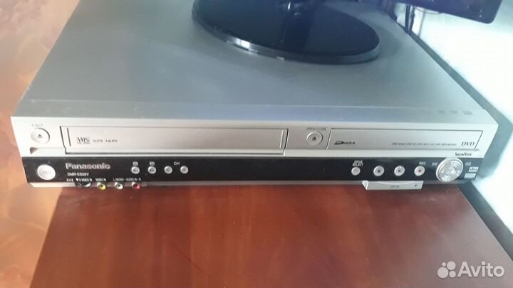 Видеоплеер Panasonic DMR-ES35V c пультом