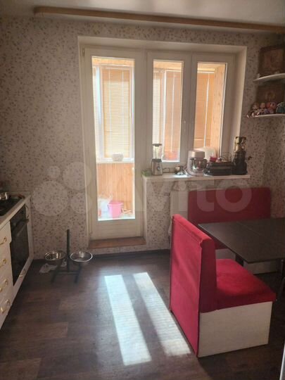 2-к. квартира, 56 м², 3/3 эт.