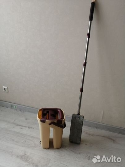 Швабра с отжимом и ведром