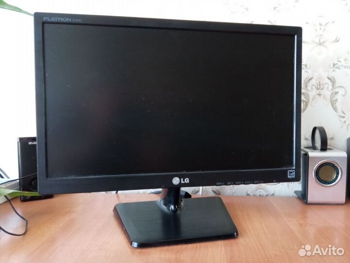 Монитор LG Flatron E1942, 18.5