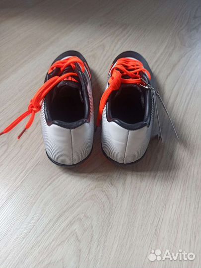 Футбольные бутсы