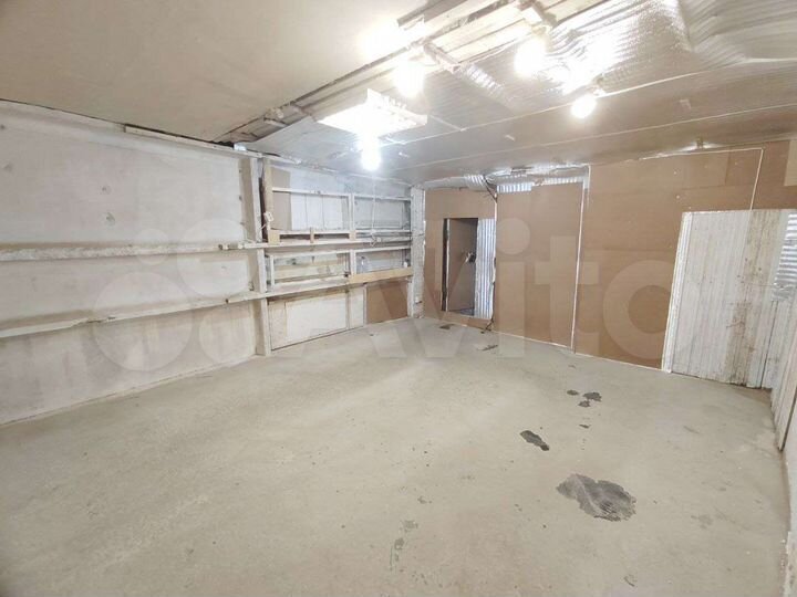 Гараж, > 30 м²