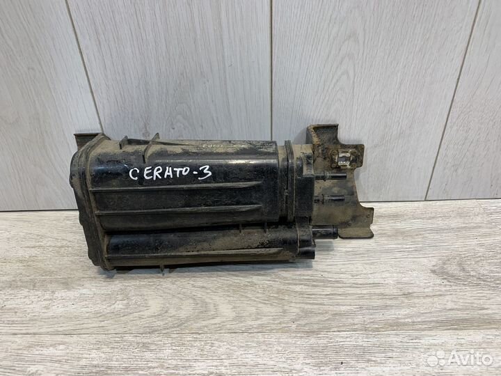 Абсорбер (фильтр угольный) Kia Cerato 3