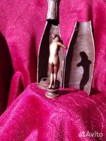 Бронзовая статуэтка