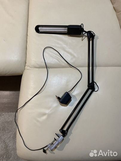 Лампа настольная Delta