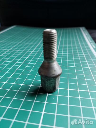 Болт колесный M12x1.5 Renault, Mini, BMW оригинал