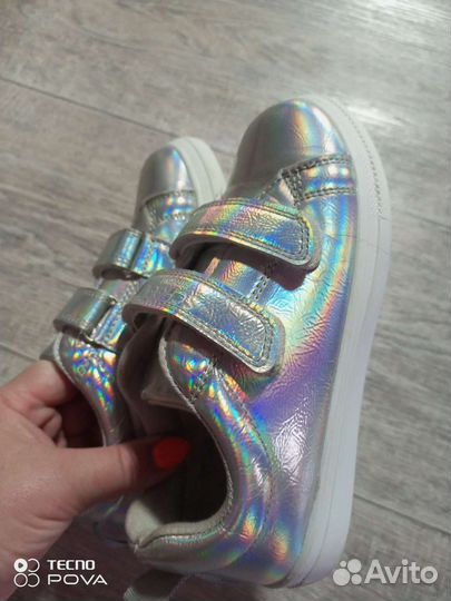 Кроссовки для девочки