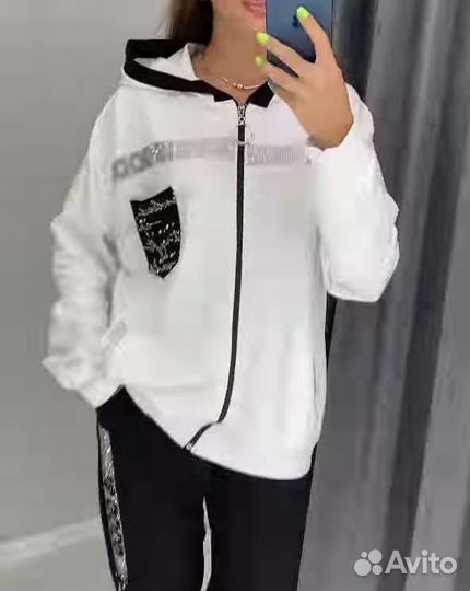 Спортивный костюм женский новый