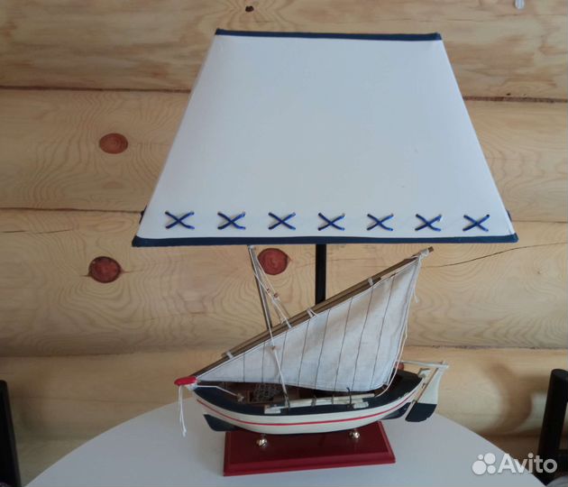 Лампа настольная в морском стиле